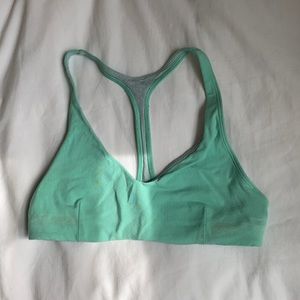 Lululemon sports bra size 4